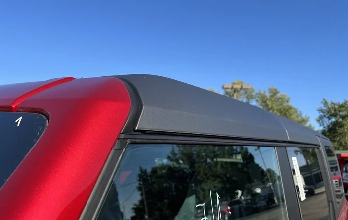 MIC 2.0 (?) Hardtop Closeup Pics on 2021 Bronco