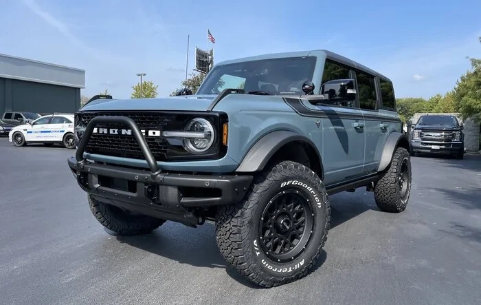 Maxlider Style First Edition Bronco build delivered