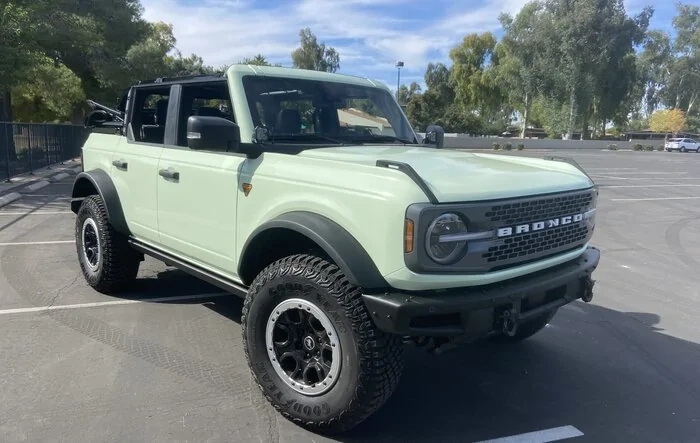 I wrapped my Badlands in Light Pistachio Green