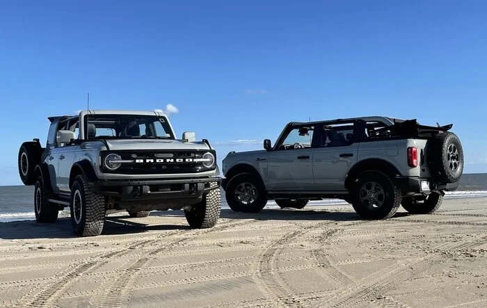 Broncos on Corolla 4x4 Beach - Pics. Anyone interested in a Bronco Take-over sometime next summer?