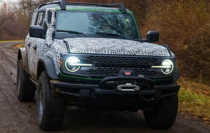 Everglades Bronco Teaser Photos Reveal Square Fenders, Snorkel and Wheel Design