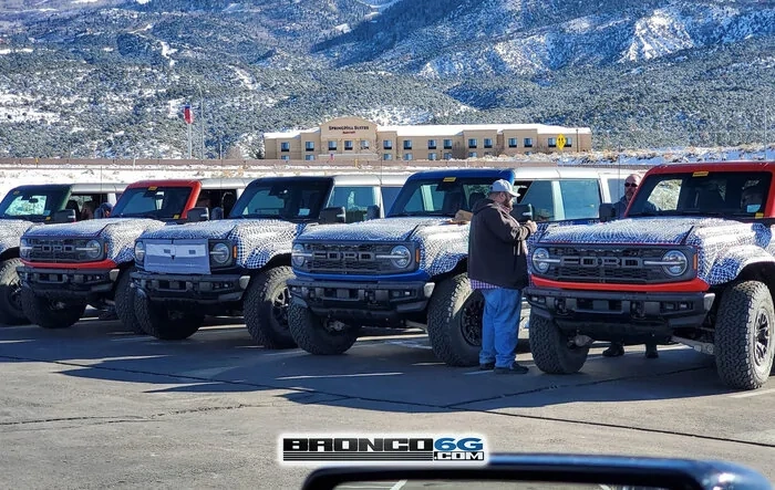 [UPDATED W/MORE PICS] 5 Bronco Raptors Spotted in Lightning / Velocity Blue, Black, Eruption Green, Code Orange