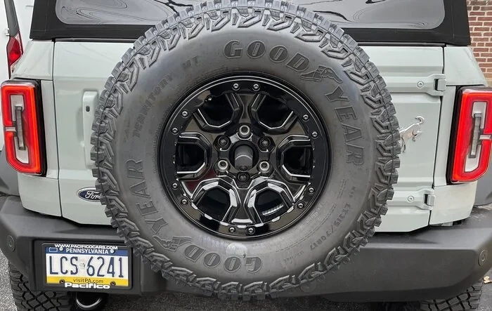 Painted my beadlock beauty rings gloss black (Sasquatch wheels)