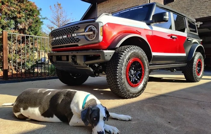 Heal'n thru Wheel'n : Bronco Build Tribute to Lost Son