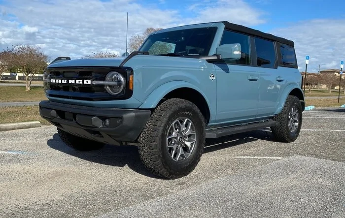 Non-Sas Outer Banks with Badlands factory takeoffs wheels / tires - installed