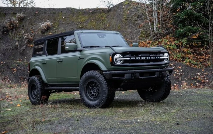Satin Military Green 4-Door Bronco Outer Banks Build