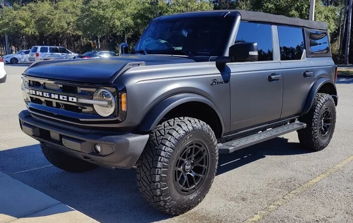 Matte Black Outer Banks on 35" Ridge Grapplers & 2" Lift