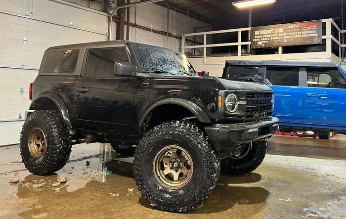 Bronco 2-Door on 40's and 7" lift