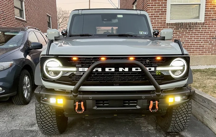 Swapped out my grille and installed Raptor style lights