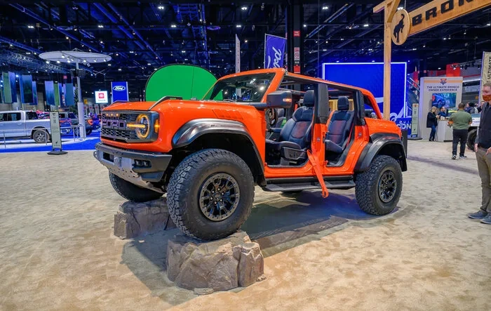 Photos: Bronco Raptor, Everglades & More @ 2022 Chicago Auto Show
