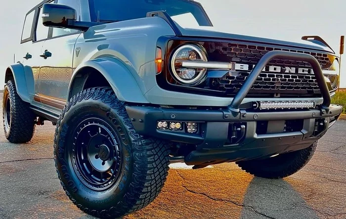 Bronco Sunset Pics - Clean Build w/ Painted Fender Flares, Fifteen52