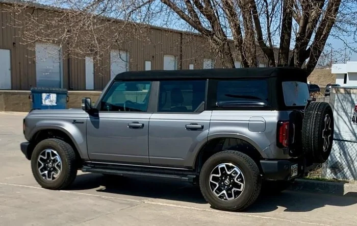 ADV Fiberglass fenders on a pretty much stock Bronco
