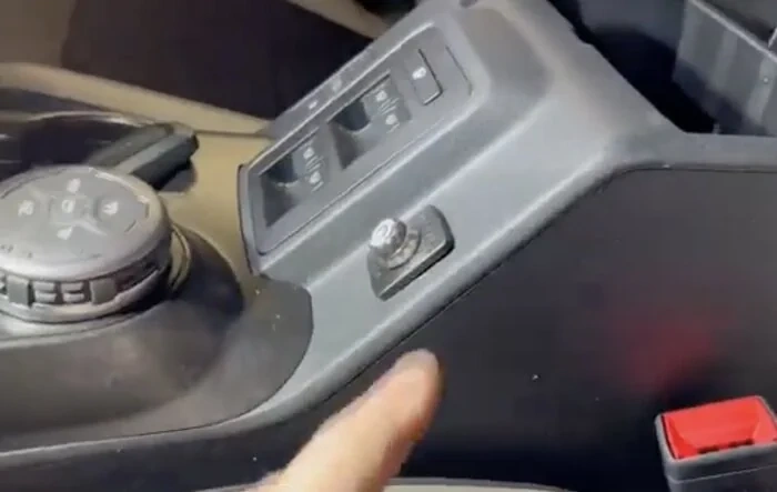 Electric Trailer Brake Controller From Ford Accessories - DIY Install Video