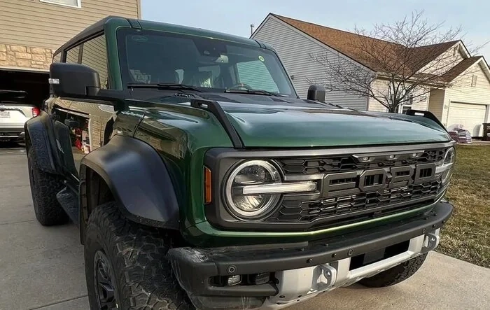Closeups of Eruption Green Bronco Raptor [updated w/ interior, suspension, engine underhood pics])