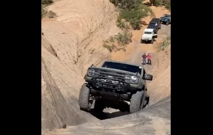 Bronco 2dr Climbing Hells Gate in Moab