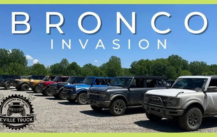 8 Broncos out in the wild hitting trails together