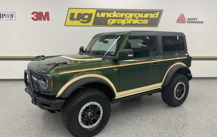 Bronco Eddie retro vinyl wrap kit: photos and info