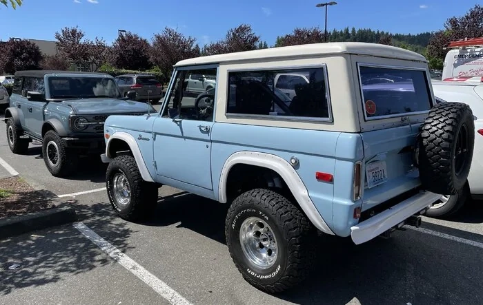 Someone old, something new, something cool, something blue