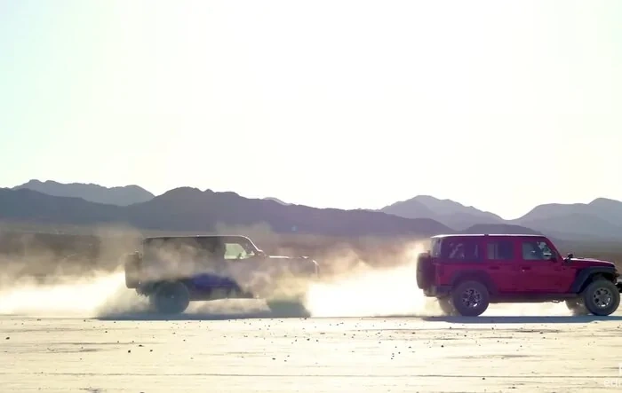 Dirt Drag Race - Bronco 2.7 vs Wrangler 3.6