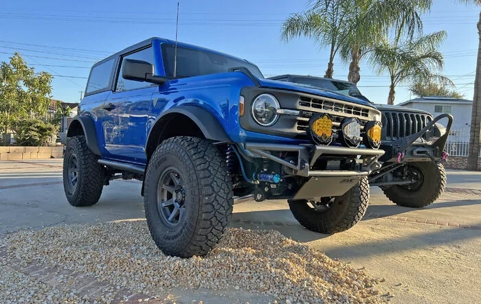 2-door desert runner Bronco w/ custom tire carrier