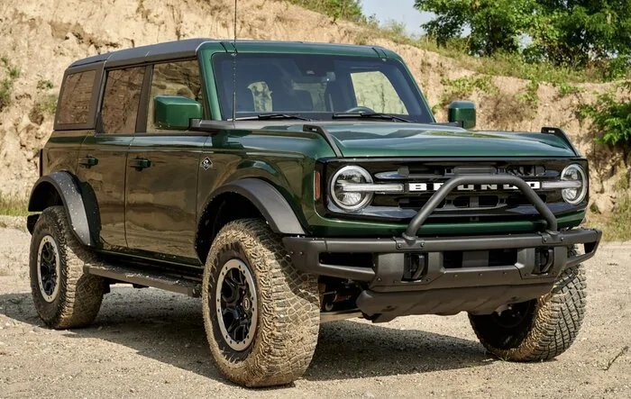 Jalopnik: Driving the Ford Bronco Made Me Rethink My Solid-Axle Preference