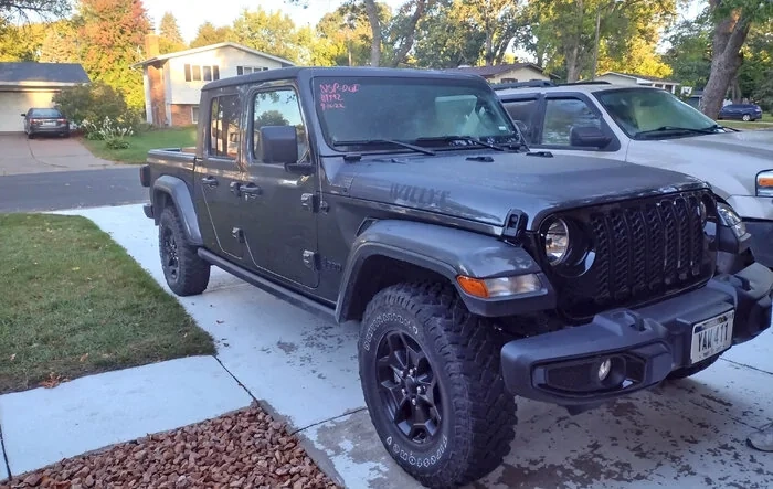 Bronco owner rents Jeep for 1200 mile trip, my comparison.