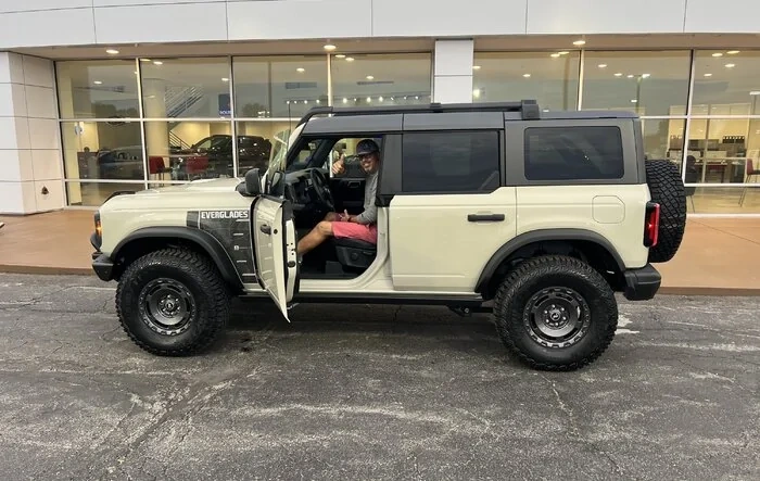 Finally got her. Desert Tan Everglades Bronco
