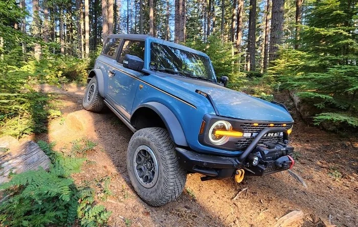 Squatch Flex 💪👀  on completely factory Sasquatch SAS suspension