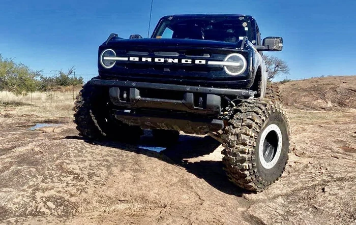 @4Lo_lyfe my build -- Bronco 2-Door on 40’s and 3" inch body lift