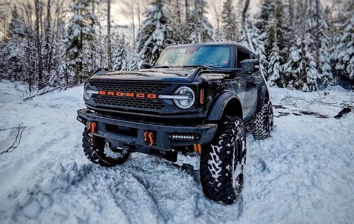 Winter Snow Wheeling with my 5" Inch Lift Badlands Bronco (pics + video)