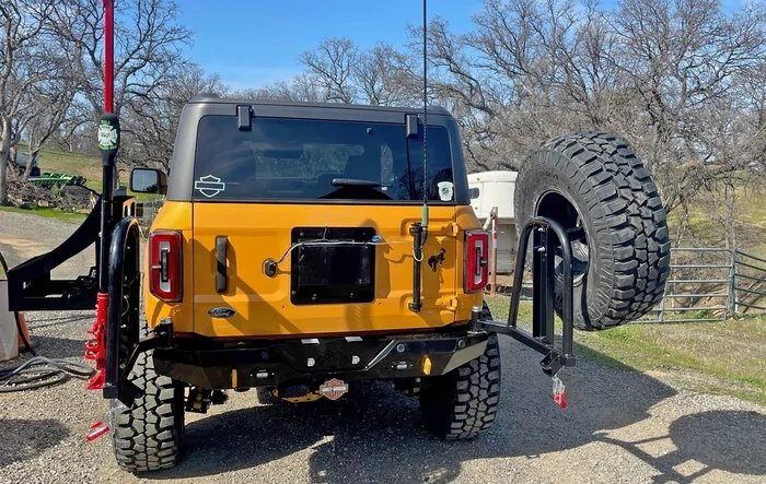 Installed SRQ FABRICATION rear bumper with swing outs -- review and photos