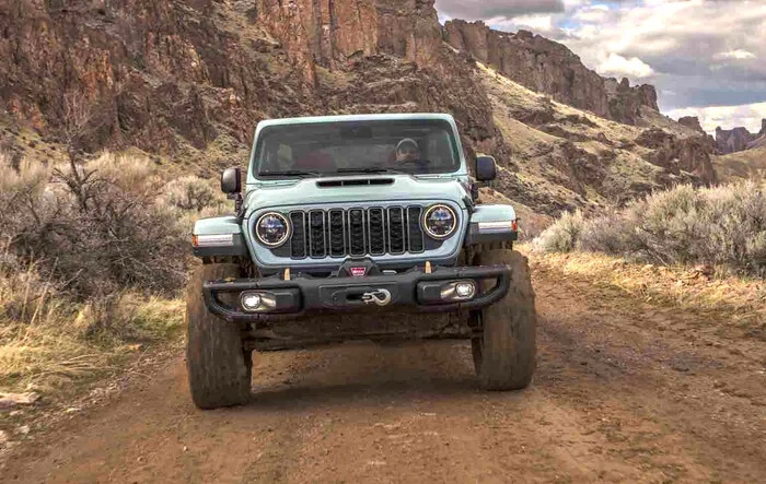 Competition: 2024 Jeep Wrangler Gets Facelift & Upgrades