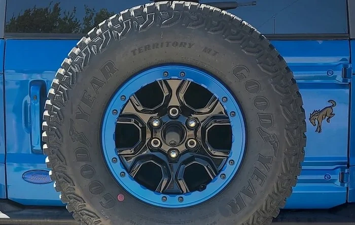 DIY Tailgate Bronco Emblem Swap