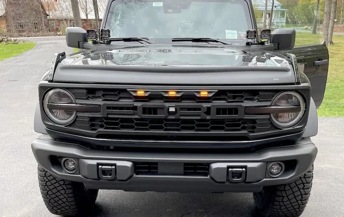 Installed IAG I-Line Raptor Style Grille on 2023 BadSquatch