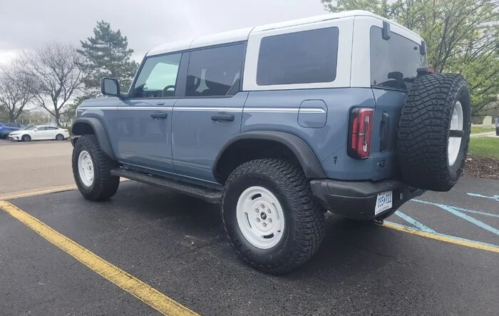 2023 Heritage Edition Bronco in Azure Gray Metallic w/ white MOD top -- first look walkaround