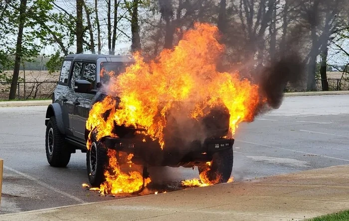 Total loss... 🤦🏼‍♂️ Engine bay fire burned down my Bronco