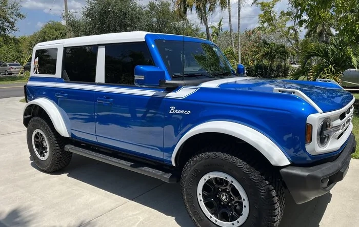 Throwback mode on 2023 OBX Bronco build