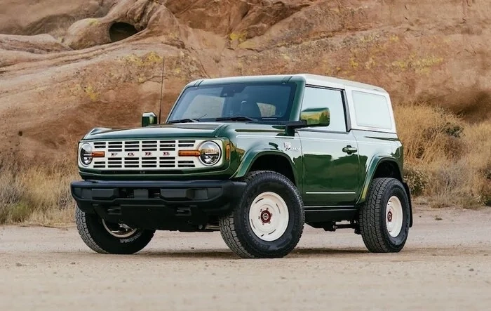 Analog Wheels on a 2023 Bronco - Fifteen52 Photoshoot