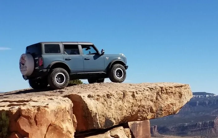 Top of the World & Hells Revenge in Moab with Bronco Badlands