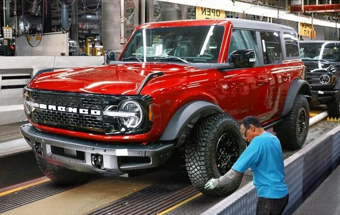 Behind-the-scenes how the Bronco is built production / assembly line video