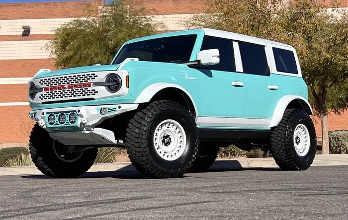 Full color change: Tiffany paint on retro Bronco build by Doetsch Offroad