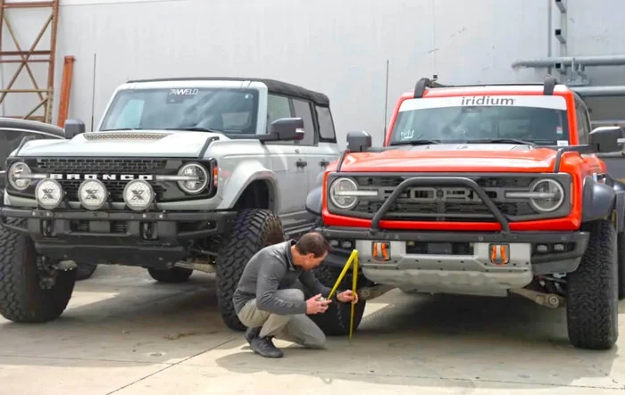 74Weld compares Bronco Raptor vs. Bronco on portals