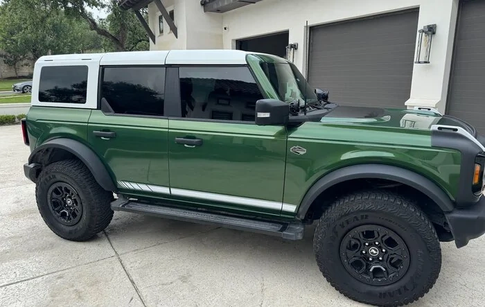 Anderson White Top on Eruption Green Wildtrak