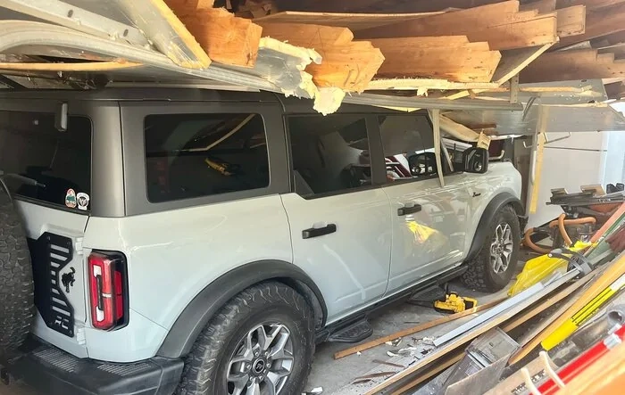 100 foot pine tree meets my Bronco 😢