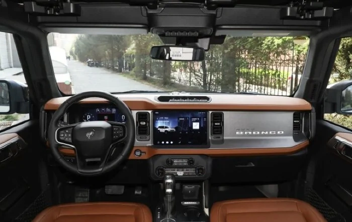 Chinese-Market Bronco photos: full digital gauge cluster, new interior colors, rear passengers vents, etc.