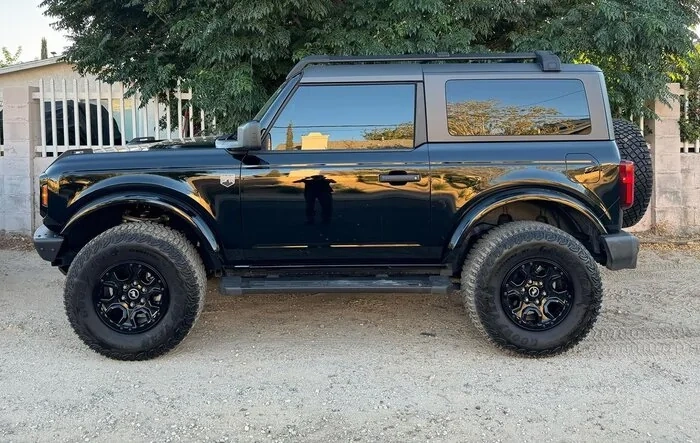 Bronco 2 Door Big Bend gets Fox HOSS 3.0 Suspension installed