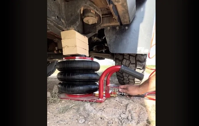 Airbag jack with ARB twin air compressor onboard? Yes!