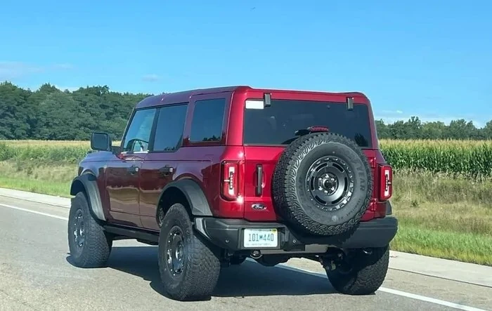 Spotted Painted Hardtop (with manufacturer plates) for MY25 Bronco?